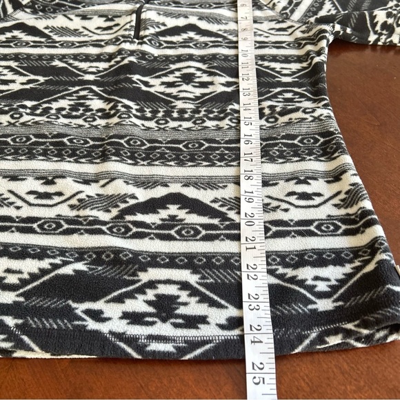 Eddie Bauer | Black and White Geometric Patterned Fleece Quarter Zip Pullover - Picture 6 of 7